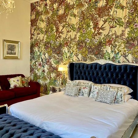 Private Room & Bathroom In Manor House Maybole Esterno foto
