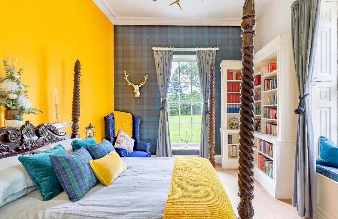Private Room & Bathroom In Manor House Maybole Esterno foto